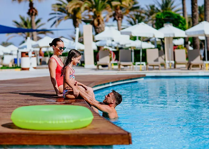 Louis Ledra Geroskipou