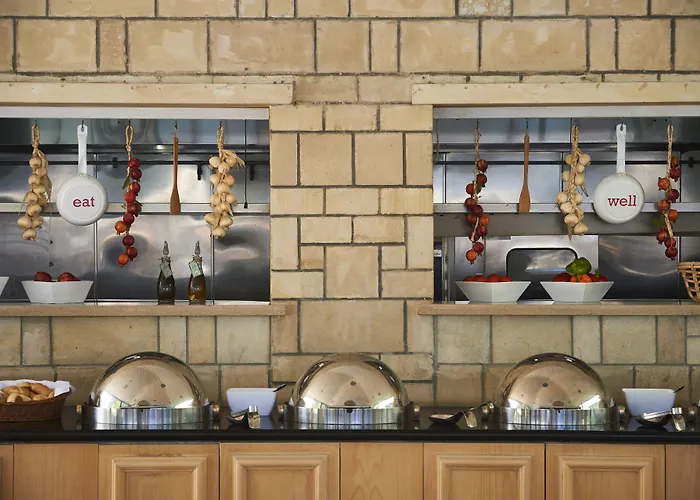 Louis Ledra מלון