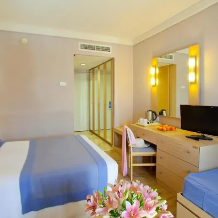 Louis Ledra Hotel 4*