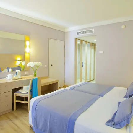 Louis Ledra Geroskipou