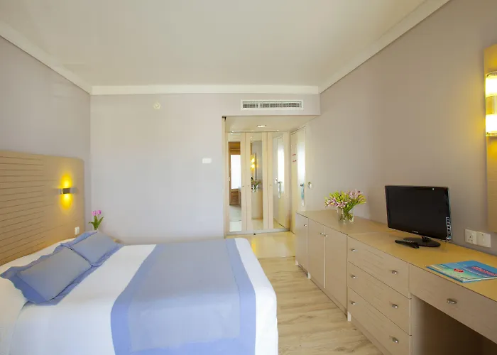 Szálloda Louis Ledra 4*