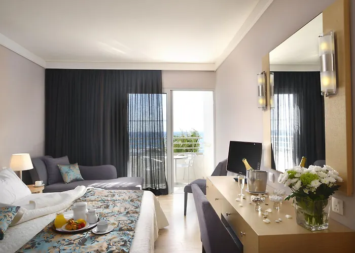 Louis Ledra Geroskipou